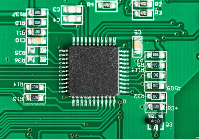 長期收購 [ST] 汽車器件：汽車 MCU、汽車?yán)走_(dá)收發(fā)器、汽車功率分立器件