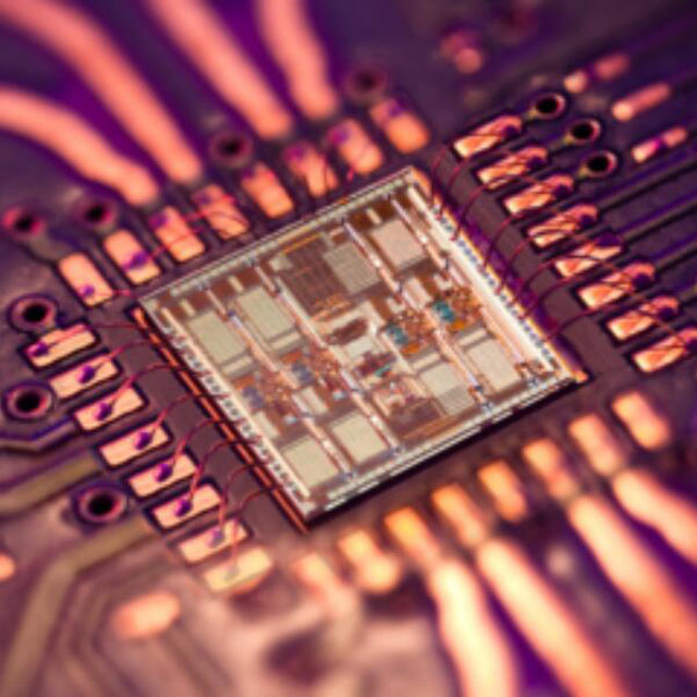 供應(yīng)，回收 [Broadcom] AFSI-R74C4SB 56Gb/s 4 通道線性 TIA（跨阻抗放大器）IC
